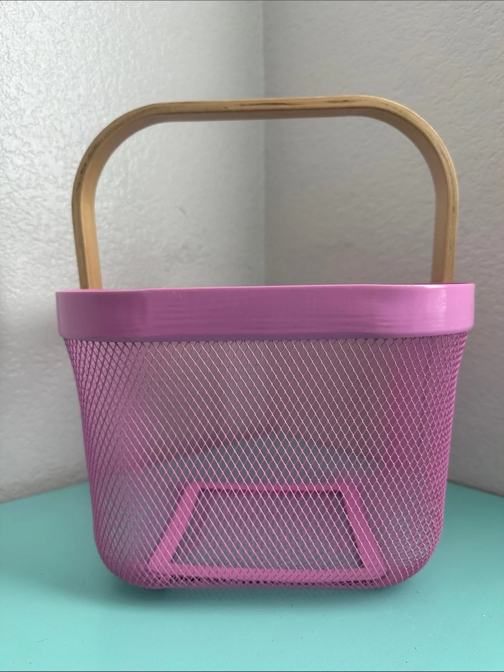 RISATORP (IKEA) Wire square pink basket with a wooden handle, size: 9¾”x7”-used